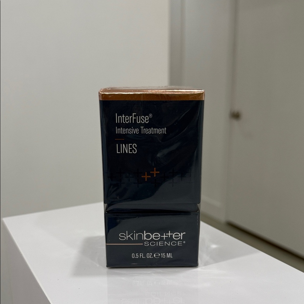 Skinbetter Science InterFuse Intensive Treatment Serum - Black